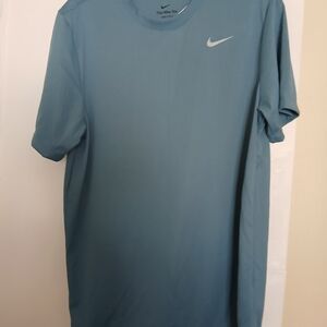 Nike Men’s Grayish Blue Dri-FIT Short Sleeve Tee Size Medium